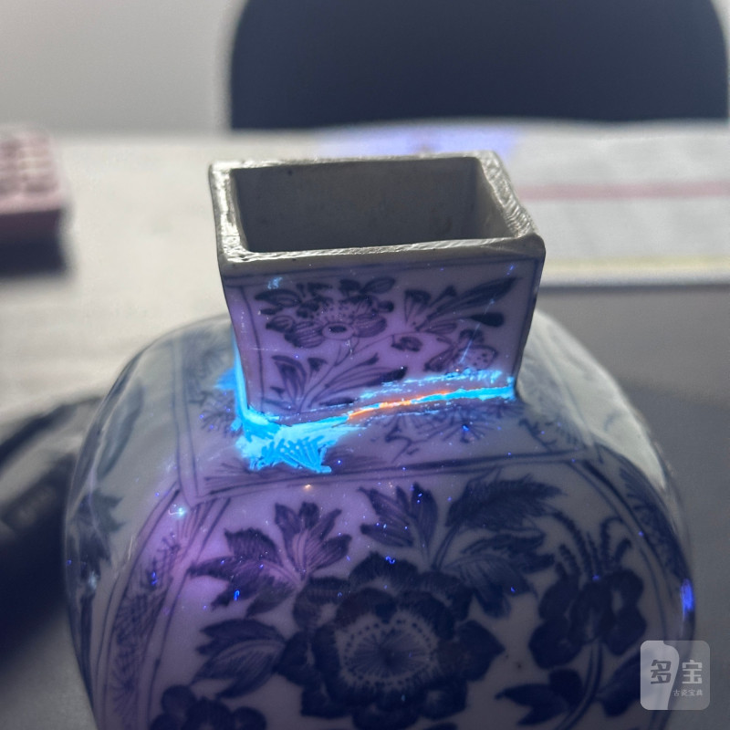 清康熙 青花花卉纹四方瓶 - 图15